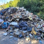 Ktoś wyrzuca odpady pod Warszawą. Trzy miejsca, podobne okoliczności