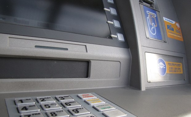 Ktoś wysadził bankomat na Pomorzu. Policja szuka sprawców