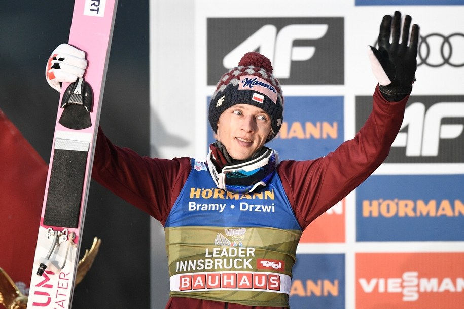 Kubacki ma szansę zostać trzecim Polakiem, który wygrał Turniej Czterech Skoczni /CHRISTIAN BRUNA /PAP/EPA