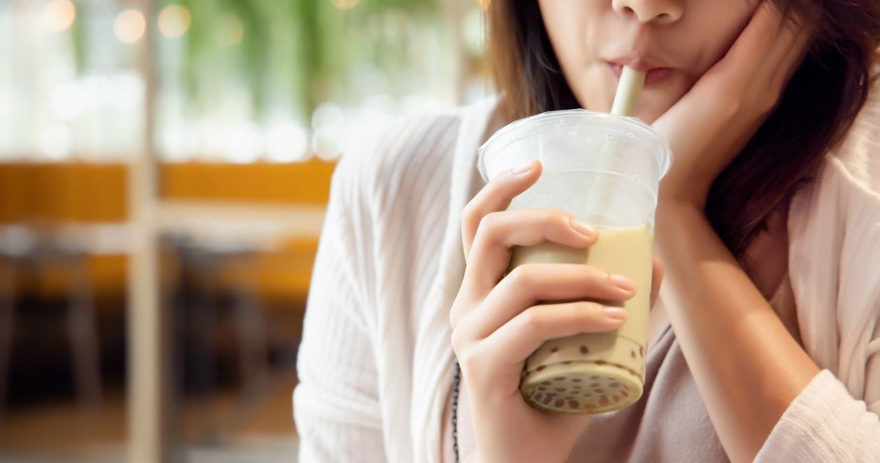 Kubek Bubble Tea to hit w Żabce! /adobestock /INTERIA.PL