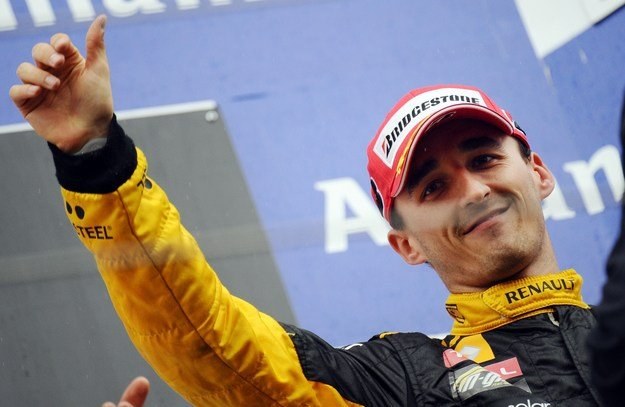 Kubica chciał zmierzyć się z Raikkonenem /AFP