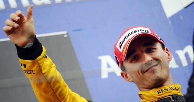 Kubica chciał zmierzyć się z Raikkonenem /AFP