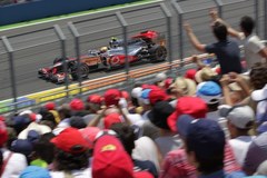 Kubica piąty, wygrana Vettela