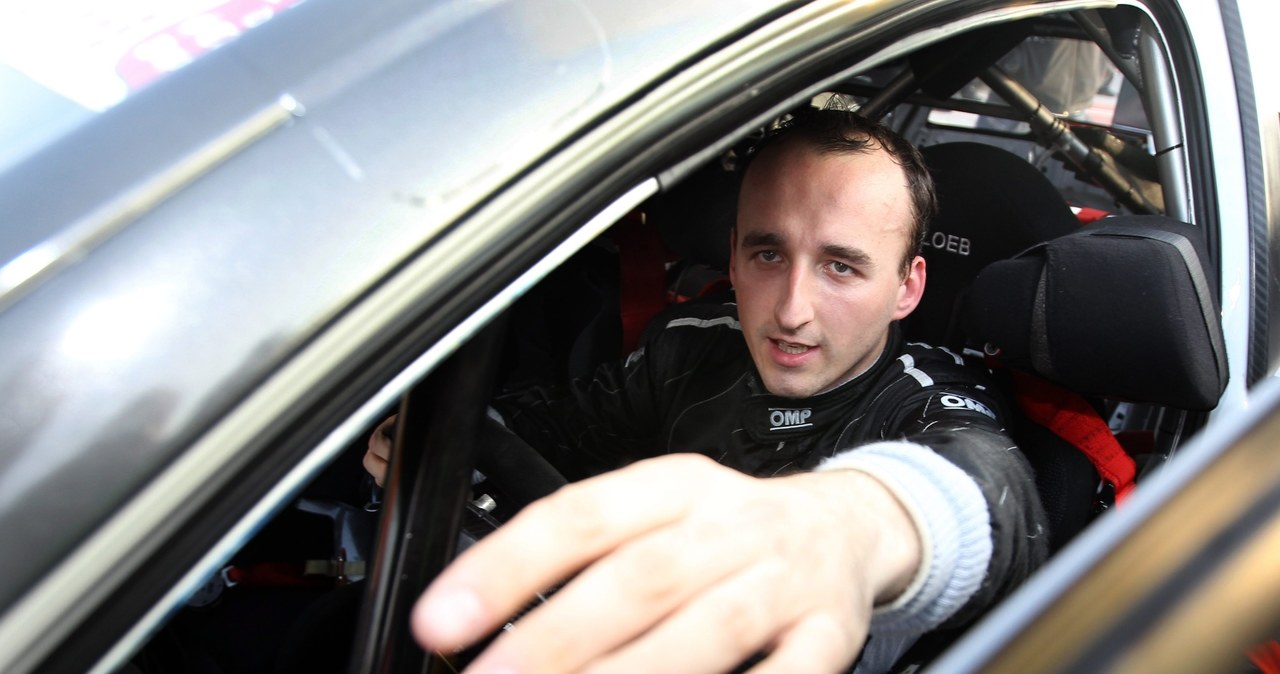 Kubica rozbił auto na przedostatnim odcinku specjalnym... /PAP/EPA