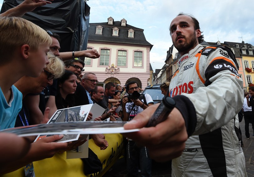 Kubica rozpoczął rajd Niemiec... bez samochodu /AFP