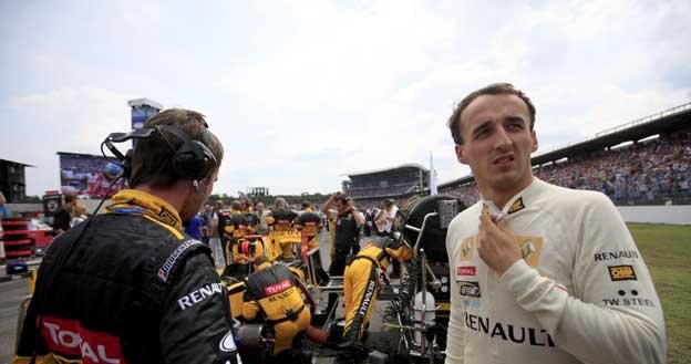 Kubica, tak jak wszyscy pozostali kierowcy, został zdublowany przez triumfatora wyścigu /AFP