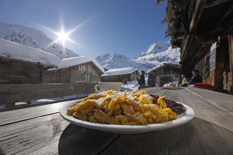 Kuchnia Południowego Tyrolu to zdecydowanie jedna z największych "atrakcji" regionu /fot. Südtirol Marketing /materiały prasowe