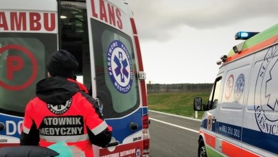 Kujawsko-pomorskie: Kompletnie pijany kierowca wjechał w barierki, zginęła pasażerka