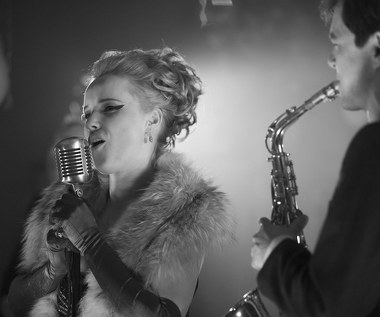 Kulig ma również na koncie występ u boku Ethana Hawke'a i Kristin Scott Thomas w anglojęzycznym filmie Pawła Pawlikowskiego "Kobieta z piątej dzielnicy".

W niewielkiej, ale pamiętnej roli pojawiła się też w kolejnym obrazie Pawlikowskiego - głośnej "Idzie", w której zobaczyliśmy ją w roli piosenkarki w nocnym klubie. Aktorka - oczywiście - sama wykonała ekranowe przeboje, w tym "Miłość w Portofino". 