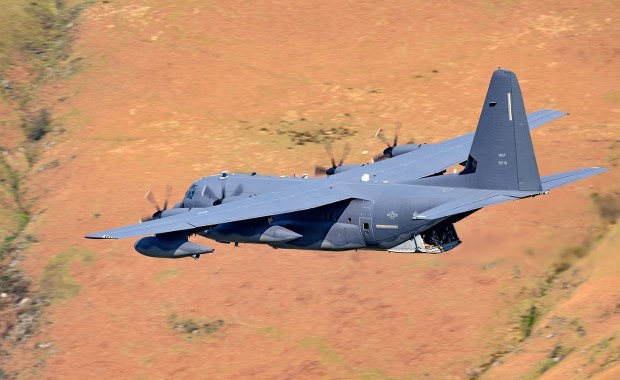 Kulisy misji ratunkowej USA w Iranie. Samoloty zniszczone, żołnierz uratowany