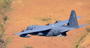 Kulisy misji ratunkowej USA w Iranie. Samoloty zniszczone, żołnierz uratowany