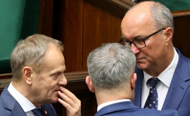 Kulisy weta prezydenta? Tusk ujawnił tajemnicze wpłaty na fundację Ziobry i Wiplera