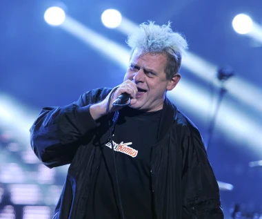 Kult chętnie sięgał po twórczość ojca Kazika. "Baranek" przyniósł zespołowi sławę na długie lata