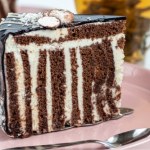 Kultowe ciasto z PRL-u wraca w nowym wydaniu. Jest jeszcze lżejsze i smaczniejsze