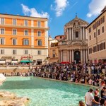 Kultowe miejsce na mapie Rzymu. Turyści zostawiają tu miliony. Co później dzieje się z pieniędzmi?