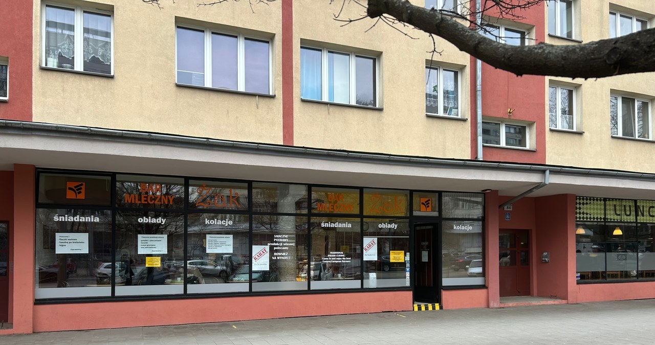 Kultowy bar mleczny Żak w Krakowie przy ul. Królewskiej 29 lutego po raz ostatni otworzy się dla klientów /INTERIA.PL