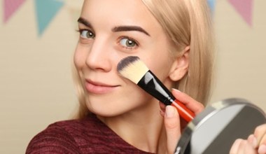 Kultowy podkład Bourjois 80% taniej! Złap okazję w popularnej drogerii!