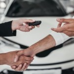 samochód Kupiłeś auto? Musisz odwiedzić te dwa urzędy. Inaczej będziesz mieć problemy