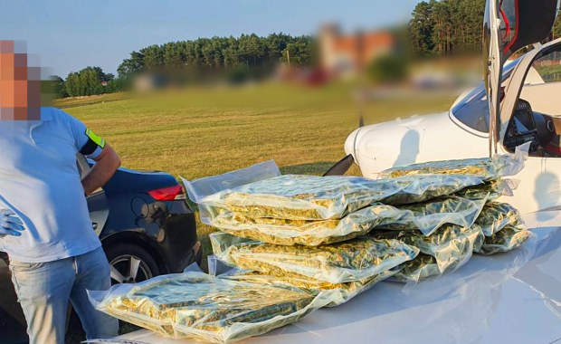 Kupili awionetkę w częściach. Przemycali nią marihuanę   