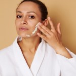 Kupisz w każdej aptece za kilka złotych. Cera będzie gładka i wolna od niedoskonałości