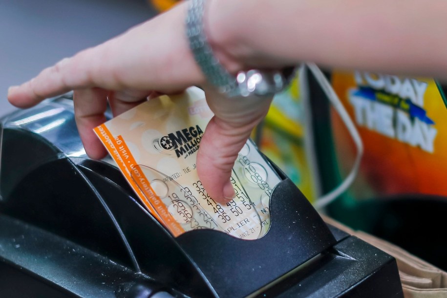 Kupony loterii Mega Millions (zdj. arch.) /ERIK S. LESSER /PAP/EPA