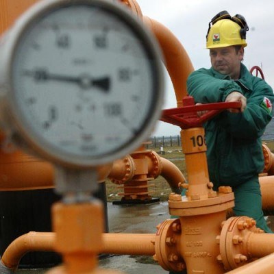 Kupowanie przez Polskę rosyjskiego gazu od Niemców to absurd /AFP