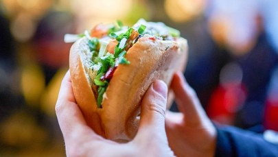 Kurczak w baraninie, burgery mniejsze niż w ofercie. Inspektorzy gromią szczecińskie fast foody