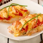 kuchnia grecka Kurczaka dopraw w ten sposób. Dzięki marynacie wychodzi wilgotny i pełen smaku