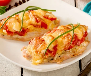 Kurczaka dopraw w ten sposób. Dzięki marynacie wychodzi wilgotny i pełen smaku