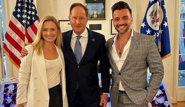 Kurdej-Szatan z mężem z wizytą u ambasadora USA. Rafał Szatan zaliczył wpadkę. Zrobiło się nieprzyjemnie