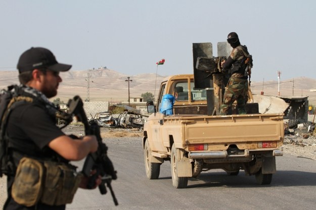 Kurdyjscy żołnierze walczący z dżihadystami /STR /PAP/EPA
