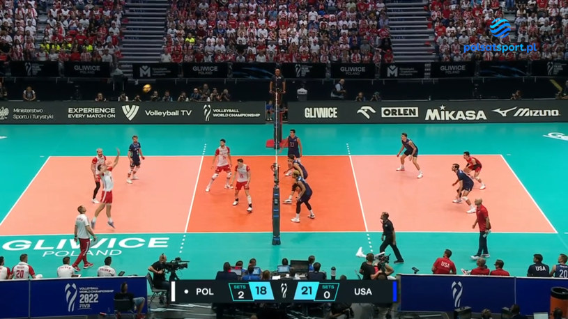 Kurek z niesamowitym poświęceniem podczas meczu Polska - USA. WIDEO (Polsat Sport)