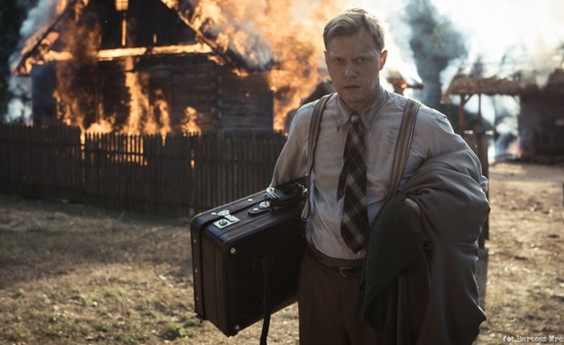 "Kurier". Krzysztof Zalewski promuje film Władysława Pasikowskiego. Zobacz teledysk!