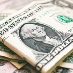 Kurs dolara po raz pierwszy w historii przekroczył 5 złotych