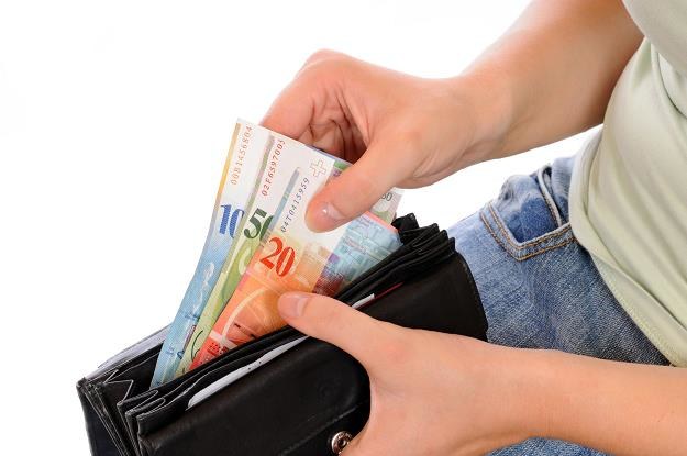 Kurs franka w Polsce może spaść do 3,50 zł /&copy;123RF/PICSEL