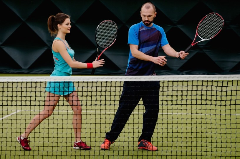 Kurs tenisa może być atrakcyjnym benefitem dla pracownika /123RF/PICSEL