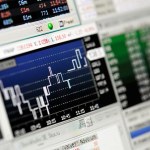 Kurs złotego bardziej zmienny wobec dolara niż euro