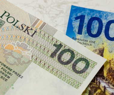 Kursy walut 07.12.2022 r. Ile trzeba płacić za euro, dolara i franka w środę?