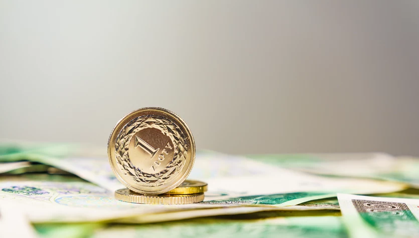 Kursy walut. Dolar mocniejszy na początku tygodnia
