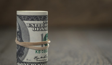 Kursy walut. Dolar na fali - porozumienia handlowe Trumpa wspierają dolara