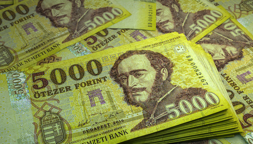 Kursy walut: Forint rekordowo słaby wobec euro
