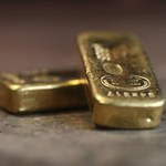 Kursy walut: Słaby dolar podbiją ceny złota 