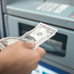 Kursy walut w piątek, 27 czerwca. Dolar minimalnie odbija