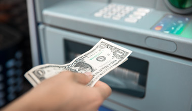 Kursy walut w piątek, 27 czerwca. Dolar minimalnie odbija