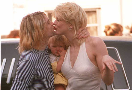 Kurt Cobain i Courtney Love z córką Frances Bean - fot. Paul Harris /Getty Images/Flash Press Media