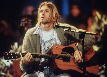Kurt Cobain w jednym ze swoich swetrów - fot. Frank Micelotta /Getty Images/Flash Press Media