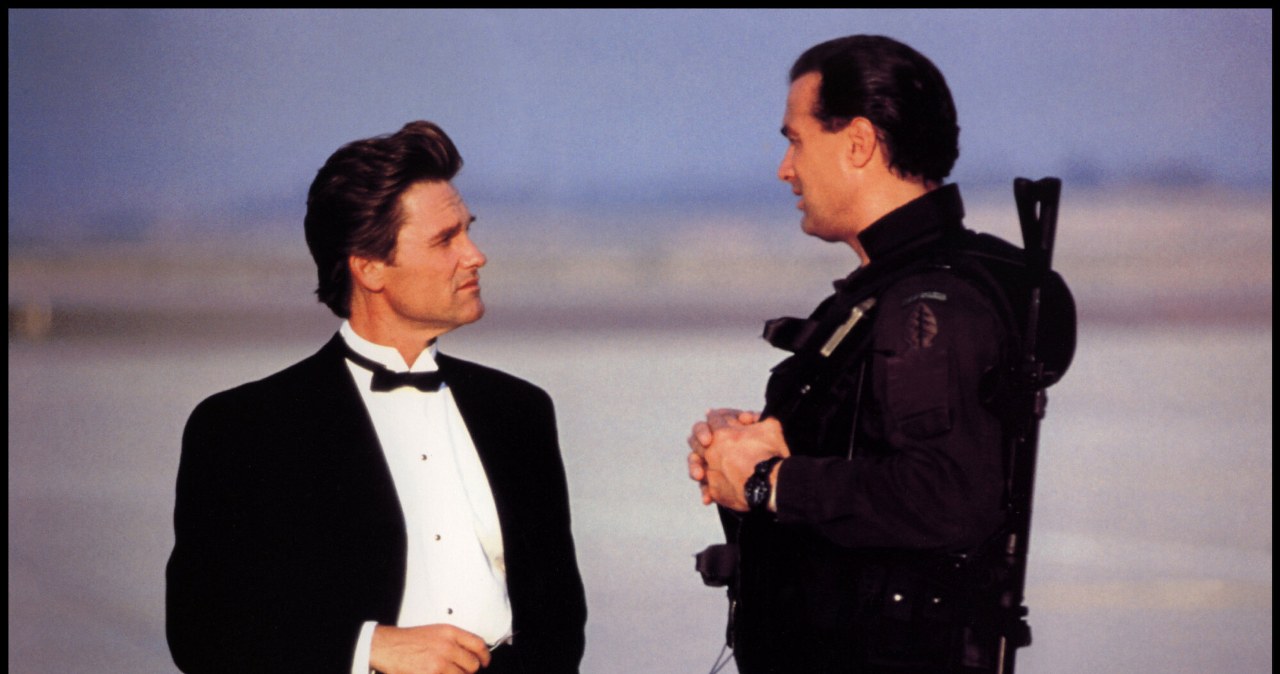 Kurt Russell i Steven Seagal w filmie "Krytyczna decyzja" /NZ/Collection Christophel/East News /East News