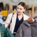 Kurtki wychodzą z mody. Wktórce to te płaszcze zaleją ulice