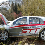 Kuzaj rozbił fabię  WRC