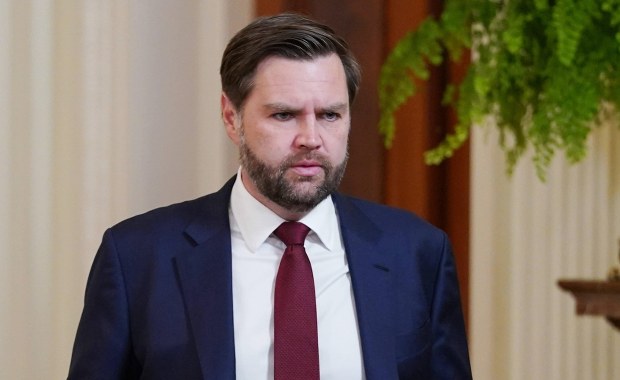 Kuzyn wiceprezydenta USA walczył w Ukrainie. Teraz go krytykuje